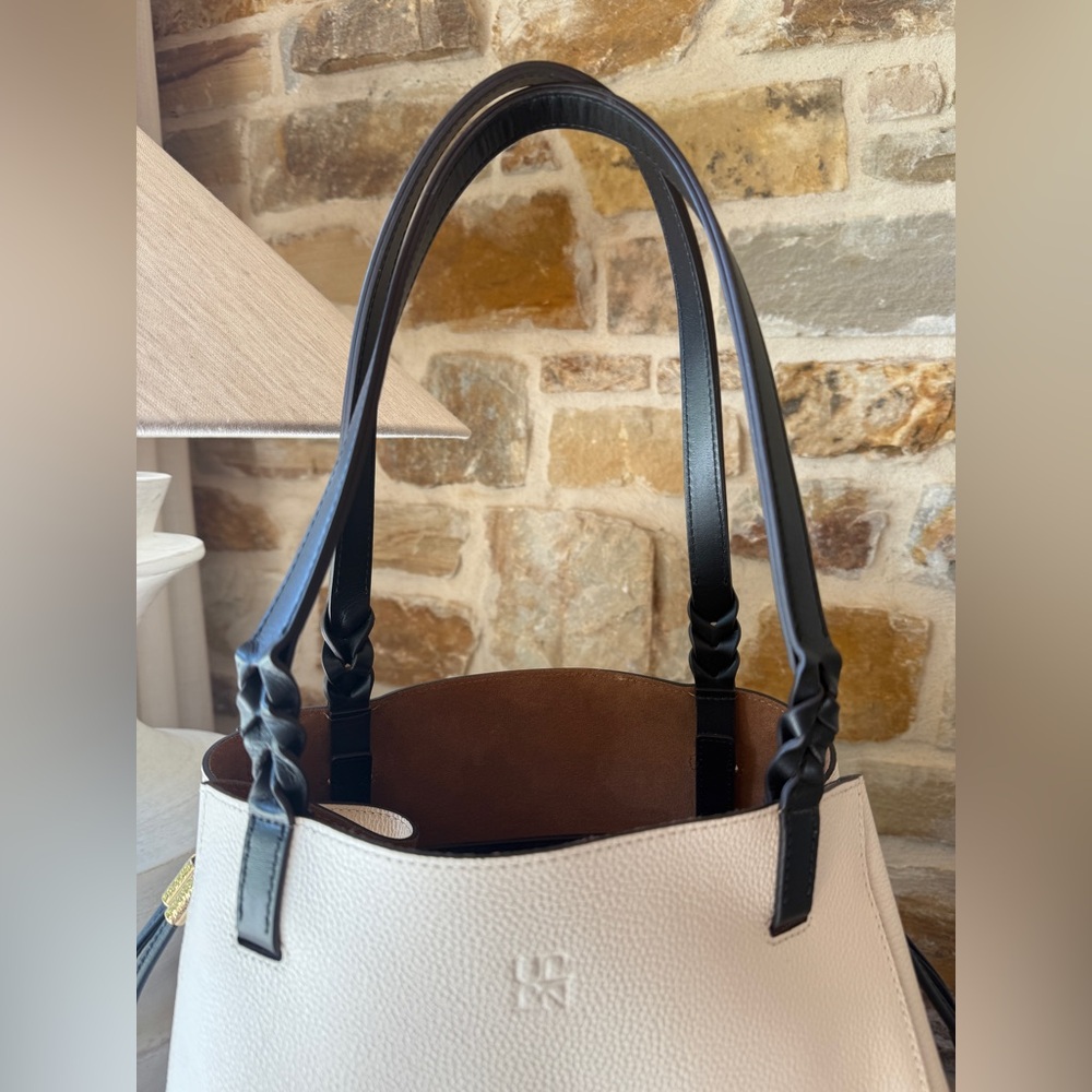 Elegant Cream Tote Bag - Picture 5 of 14